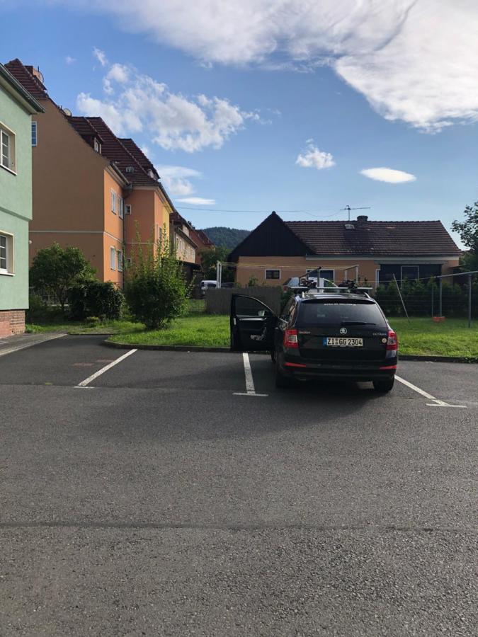 Ferienwohnung 60Er Jahre Design Apartment - 65Qm Fewo Im Zittauer Gebirge - Familienfreundliche Unterkunft Am Bergfuss Zum Toepfer Olbersdorf Extérieur photo